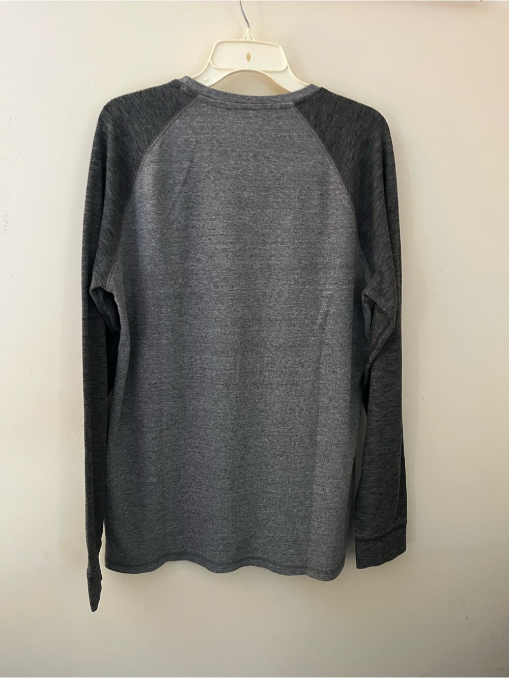 American Eagle Outfitters Men's Two-Tone Charcoal Gray Long Sleeve Tee - Picture 3 of 5
